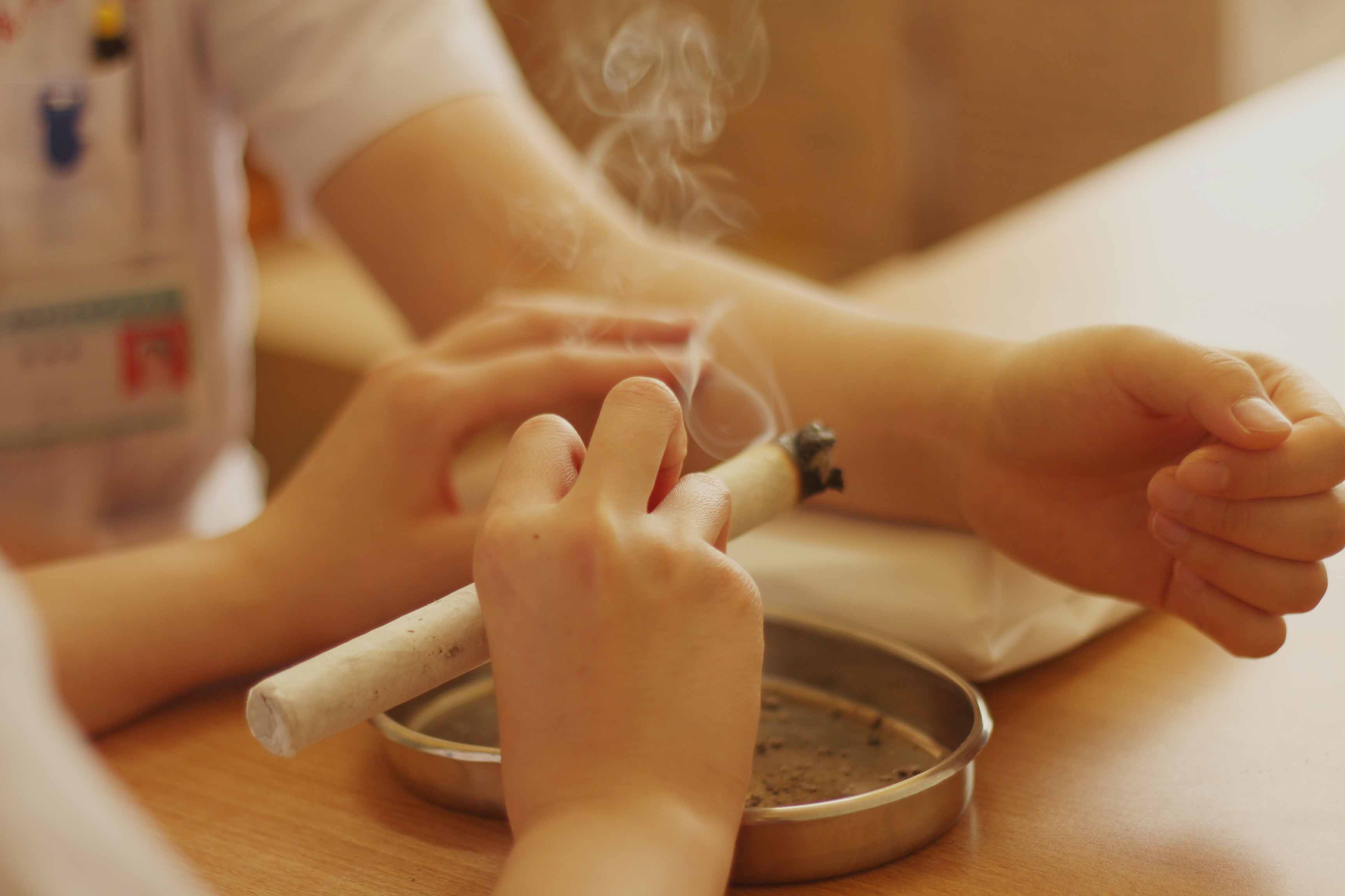 艾灸調氣血扶正氣！詳解肚臍燒艾的操作方法