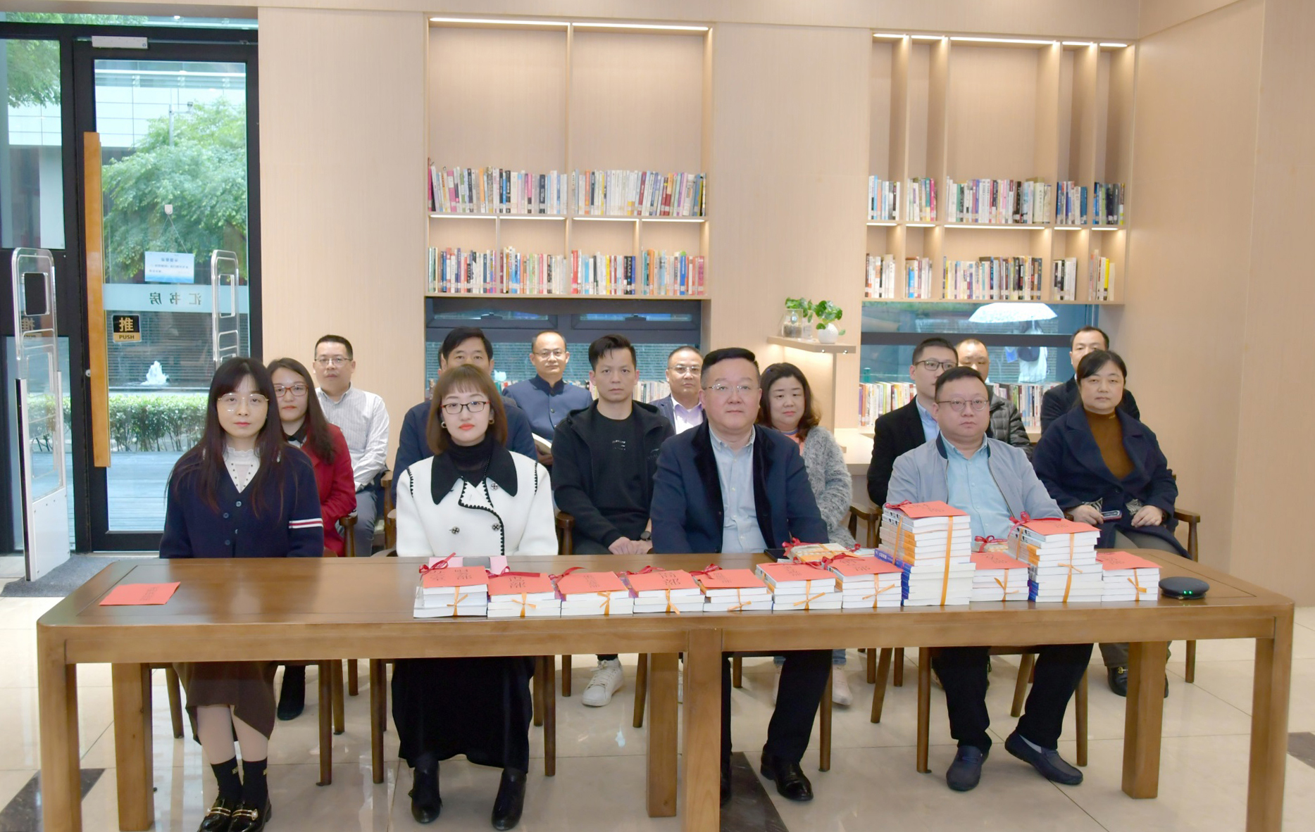 分享智慧，傳遞夢想 | 東信醫(yī)藥集團在三個會場同時啟動第十屆讀書...