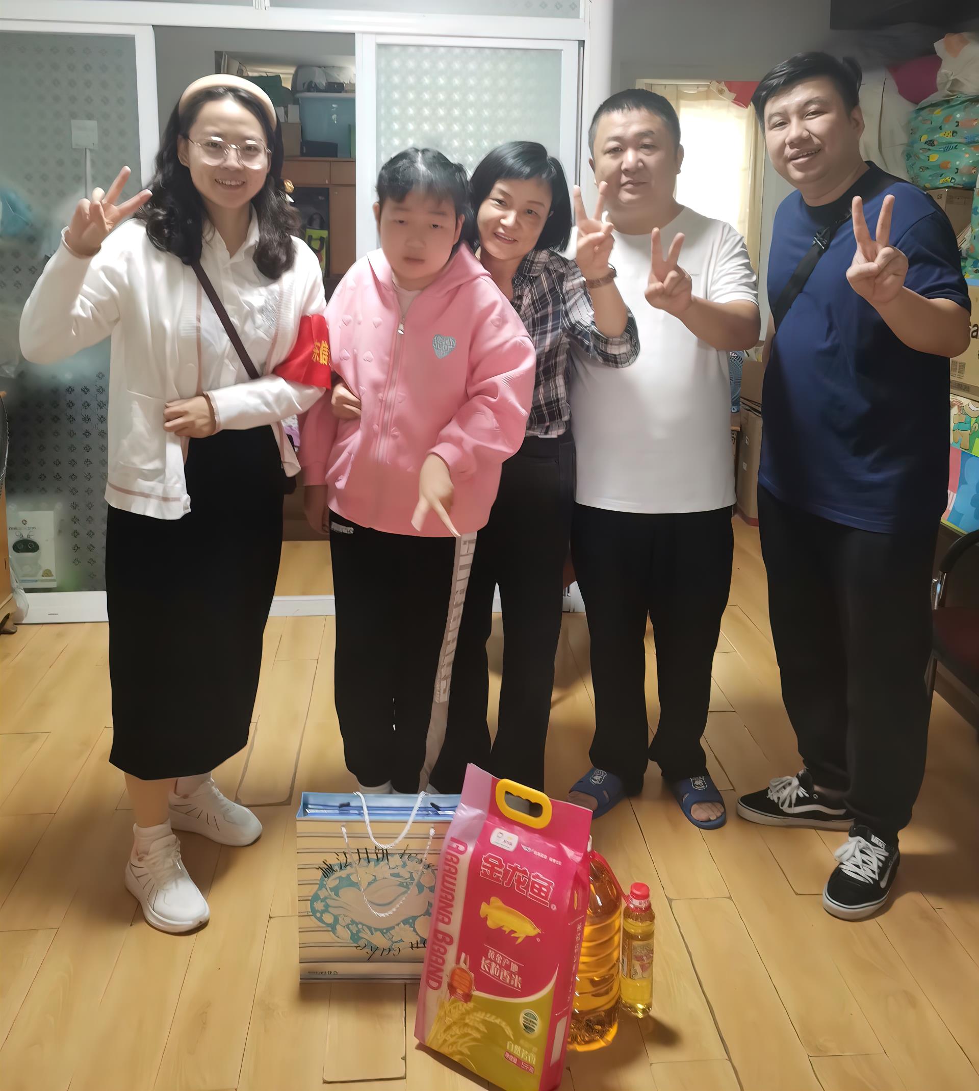 情暖中秋，與愛同行——東信醫(yī)藥團支部慰問結(jié)對幫扶兒童