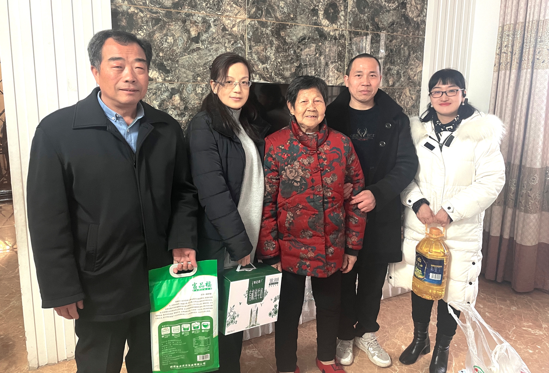 情系一線送溫暖，凝心聚力鼓干勁